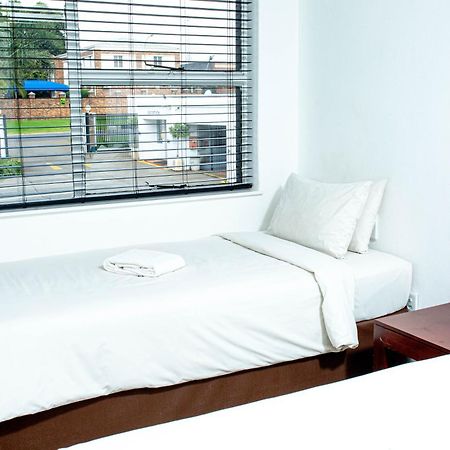 Vetho 1 Apartments Or Tambo Airport Йоханесбург Екстериор снимка