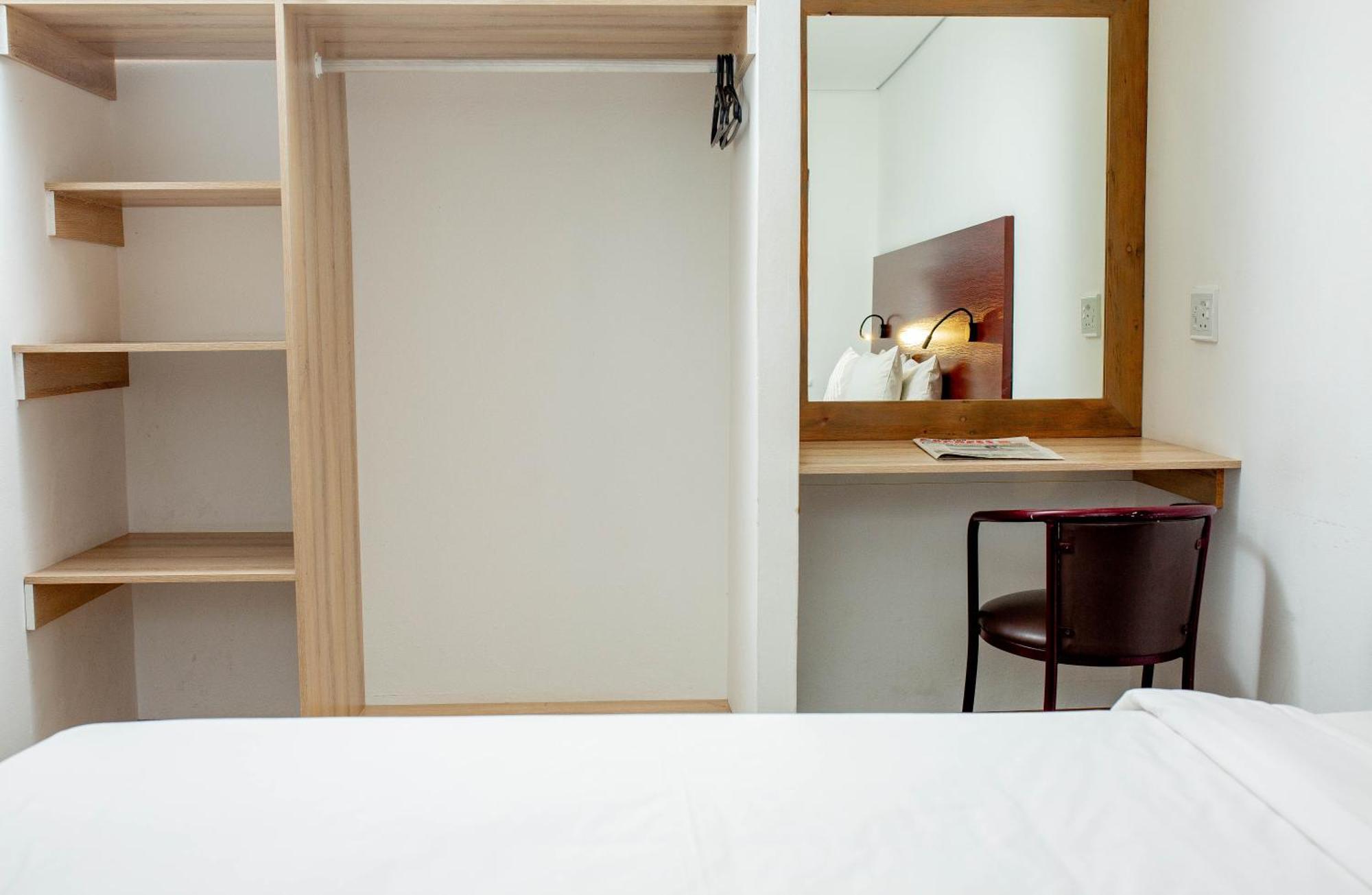 Vetho 1 Apartments Or Tambo Airport Йоханесбург Екстериор снимка