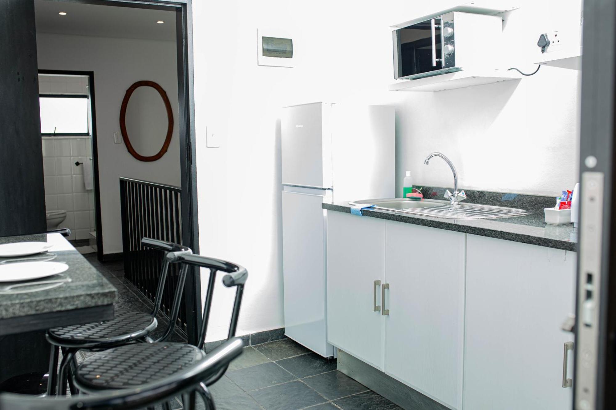 Vetho 1 Apartments Or Tambo Airport Йоханесбург Екстериор снимка