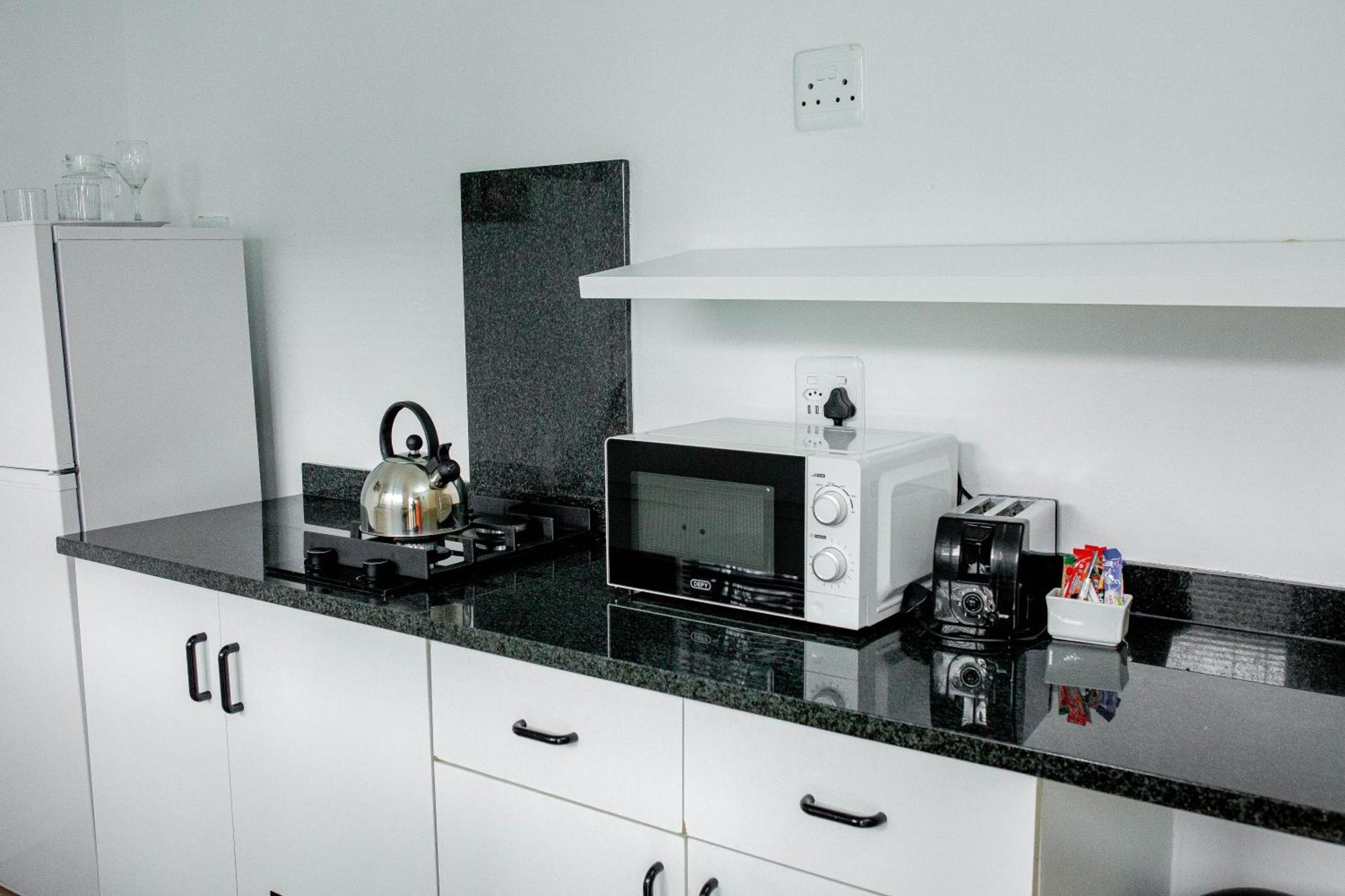 Vetho 1 Apartments Or Tambo Airport Йоханесбург Екстериор снимка