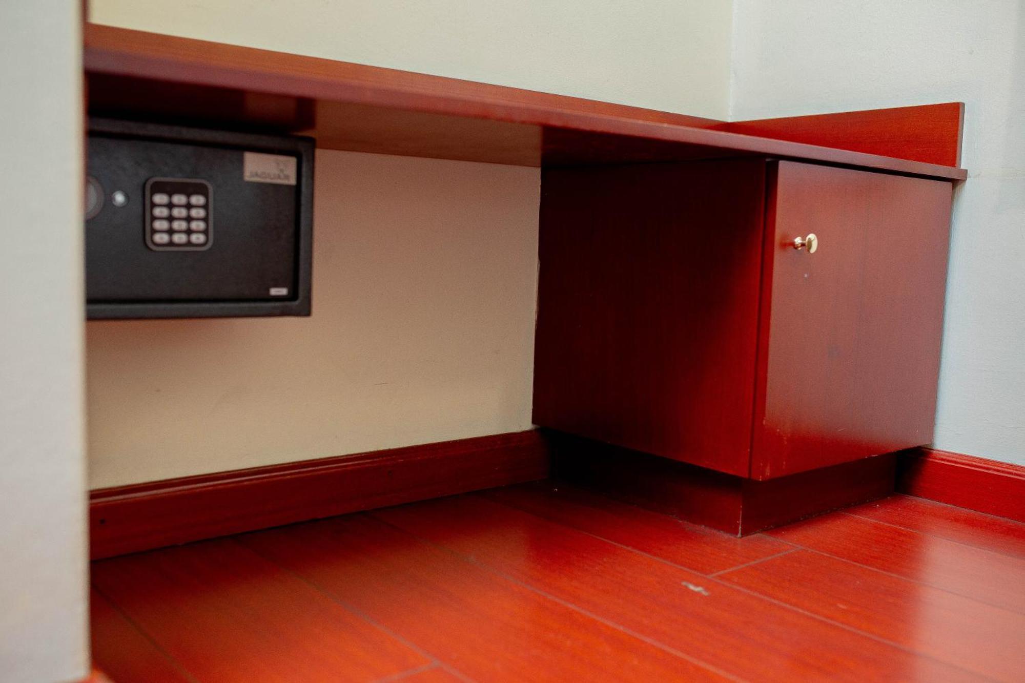 Vetho 1 Apartments Or Tambo Airport Йоханесбург Екстериор снимка