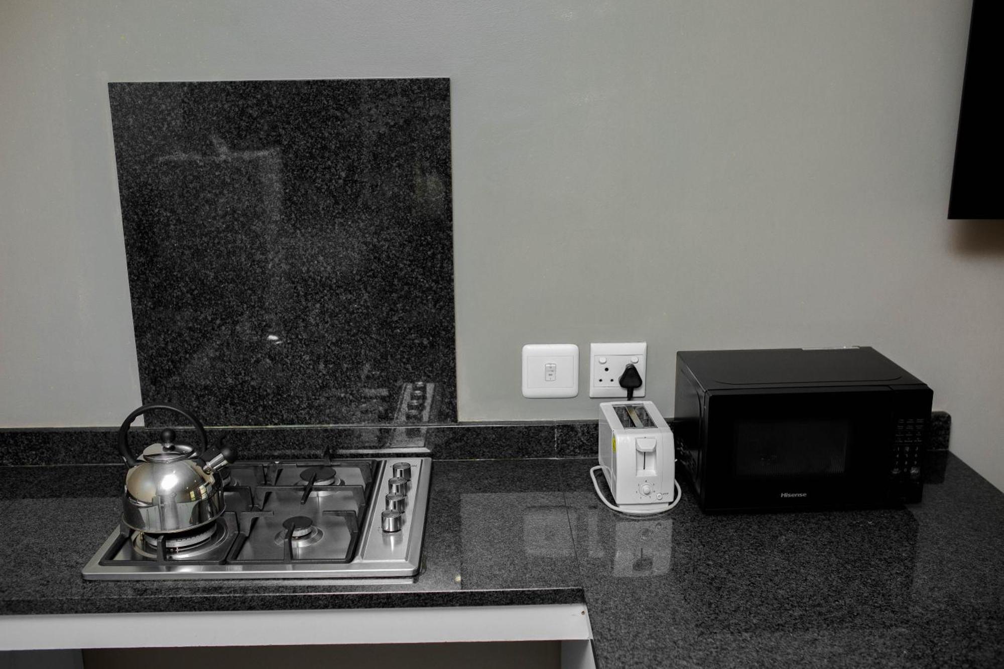 Vetho 1 Apartments Or Tambo Airport Йоханесбург Екстериор снимка