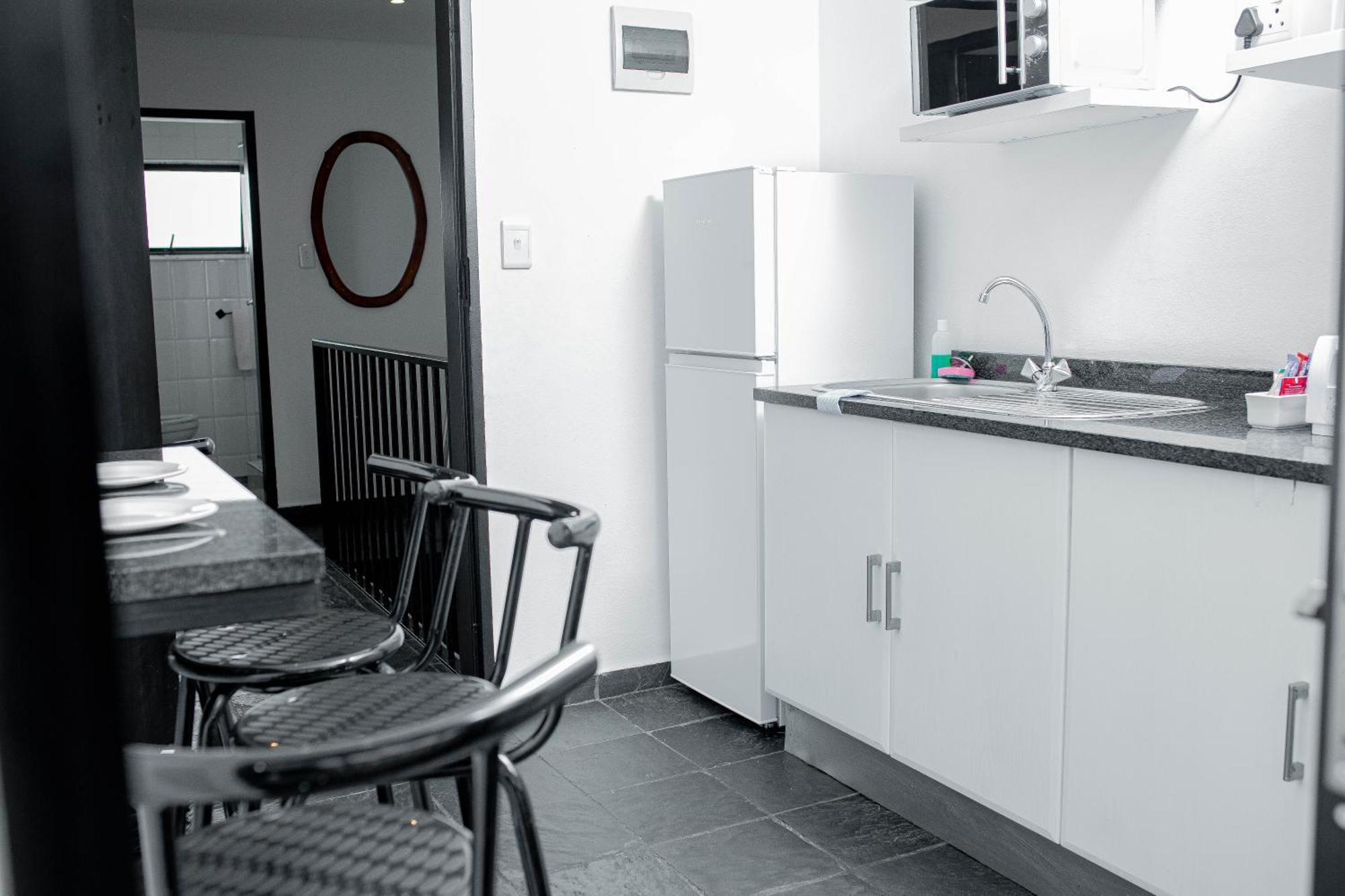 Vetho 1 Apartments Or Tambo Airport Йоханесбург Екстериор снимка